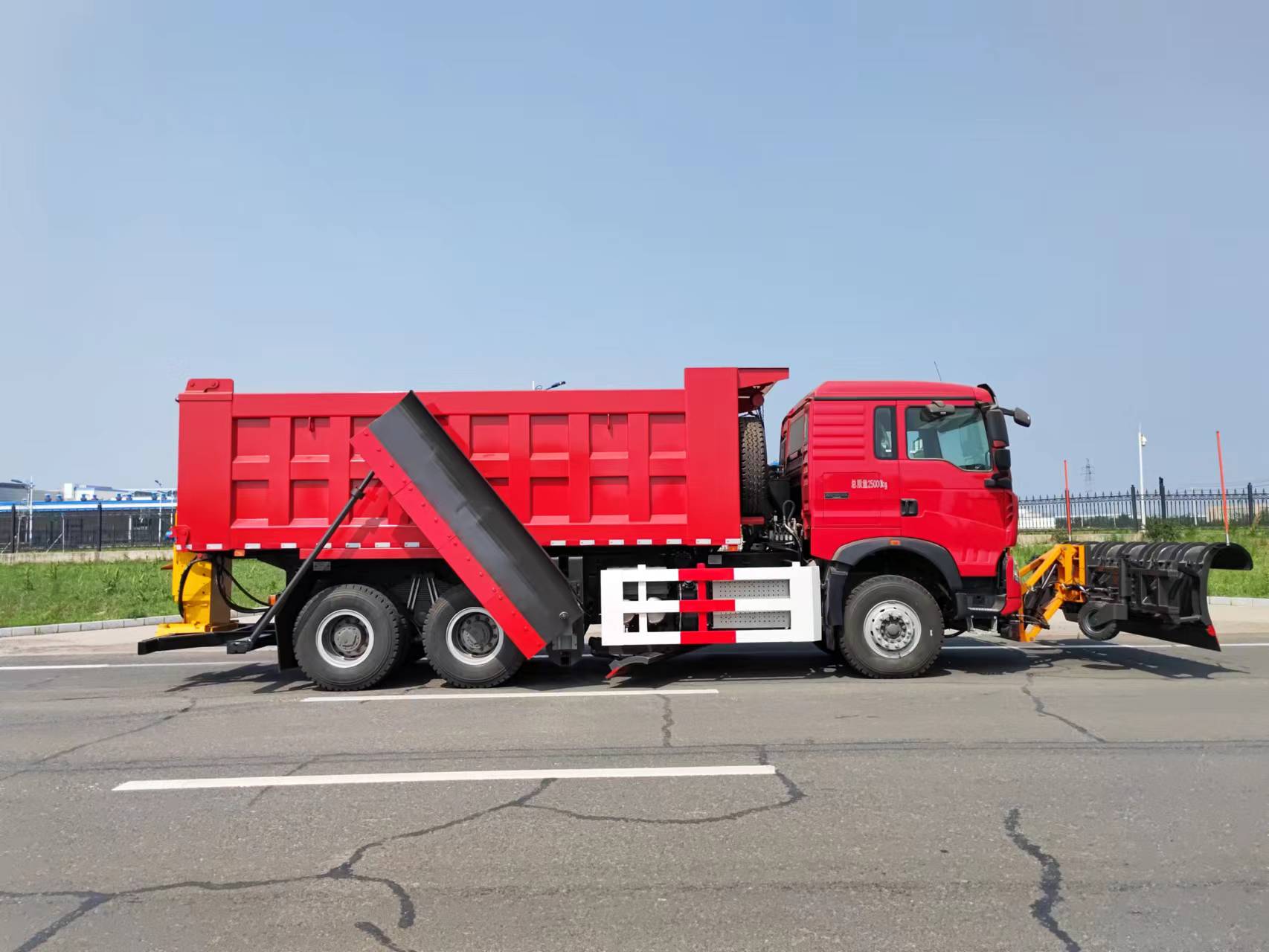 BLD5252TCXZZ6型（25噸）綜合除雪車(chē)(圖6)