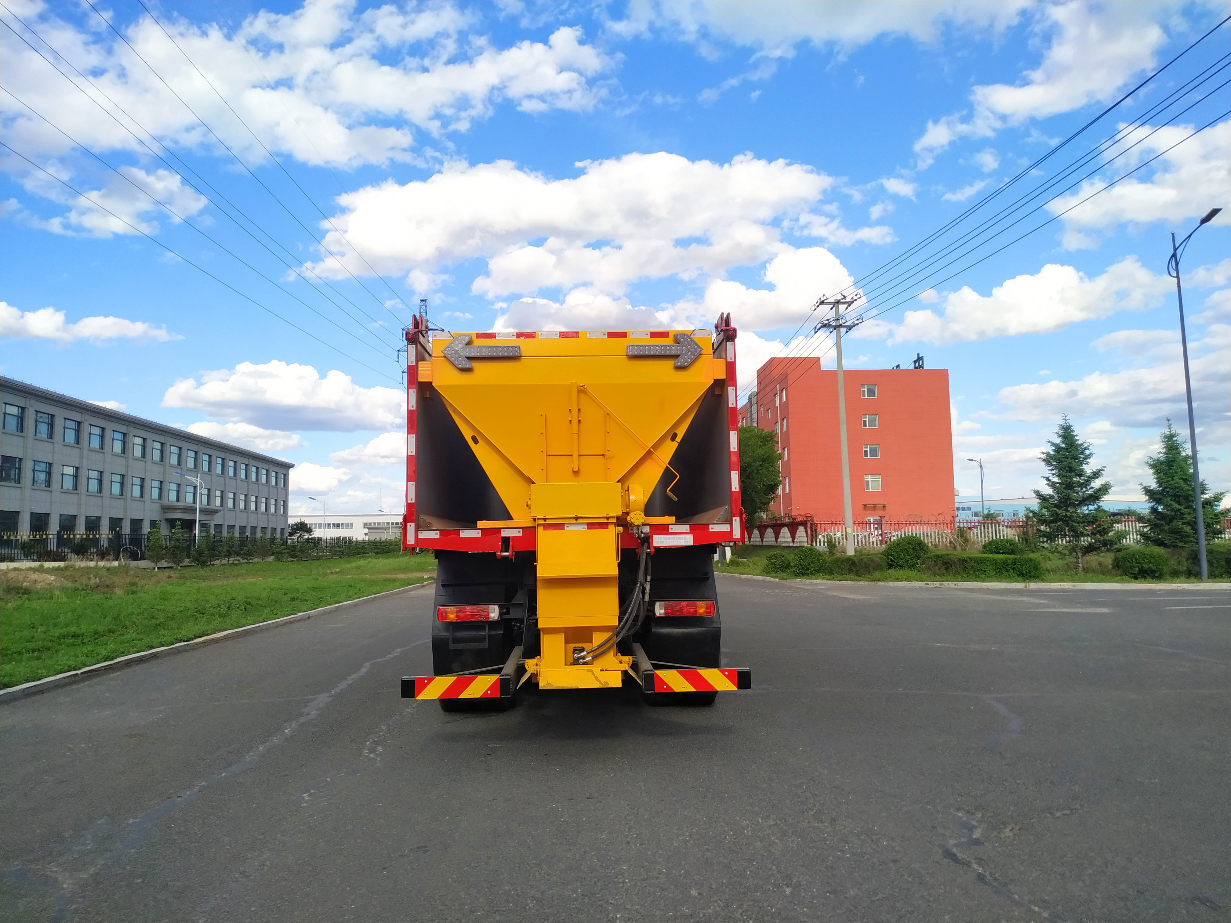 BLD5250TCXCA6型（25噸）綜合除雪車(chē)(圖5)